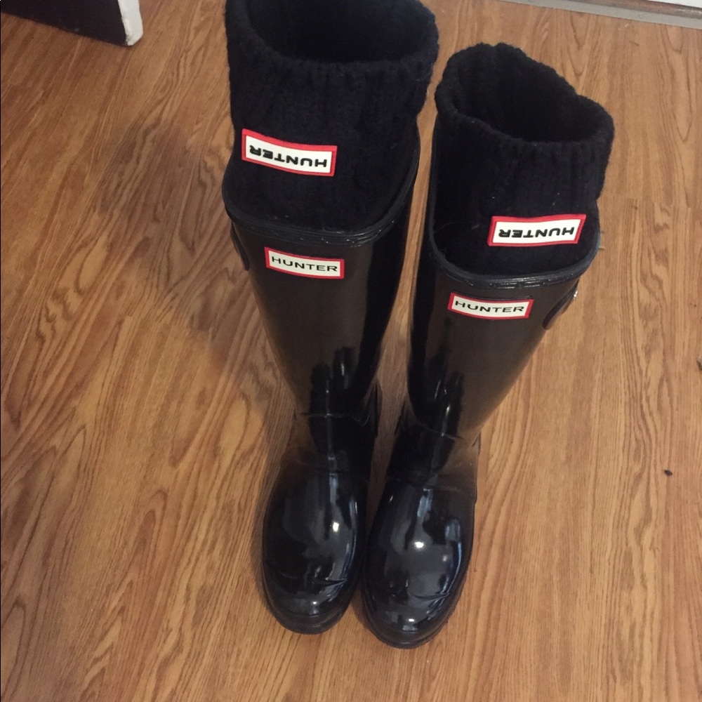 Worn once! Hunter Tall Gloss Rain Boots and socks!